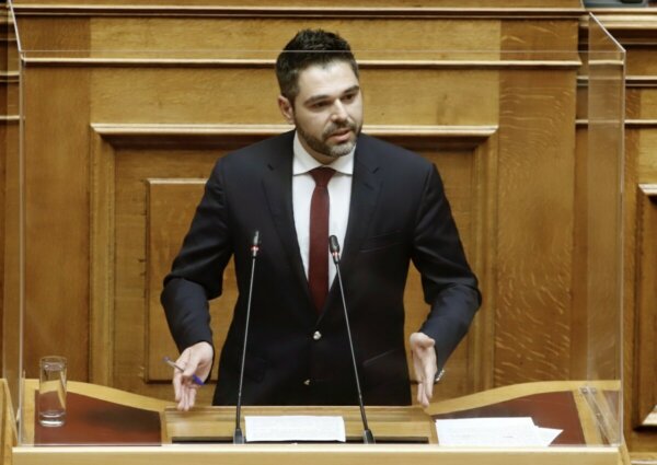 Σαρακιώτης προς Κεραμέως: Με το νομοσχέδιο σας επιστρέφουμε στην εποχή του “brain-drain” (video)