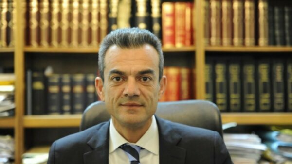 Απονομή τιμητικής πλακέτας στον Δήμαρχο Θηβαίων από το Γενικό Επιτελείο Στρατού