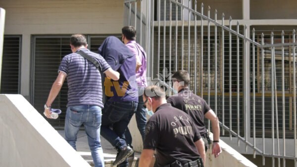 Λιβαδειά: Προφυλακιστέος ο 35χρονος κατηγορούμενος για το βιασμό της 14χρονης μαθήτριας (VIDEO)