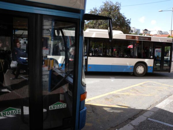 Οδ. Γκοτζαμάνης: «Μαθητές στοιβάζονται σε λεωφορεία, όρθιοι με μουσικά όργανα»- Άμεση λύση ζητείται από την Περιφέρεια (video)