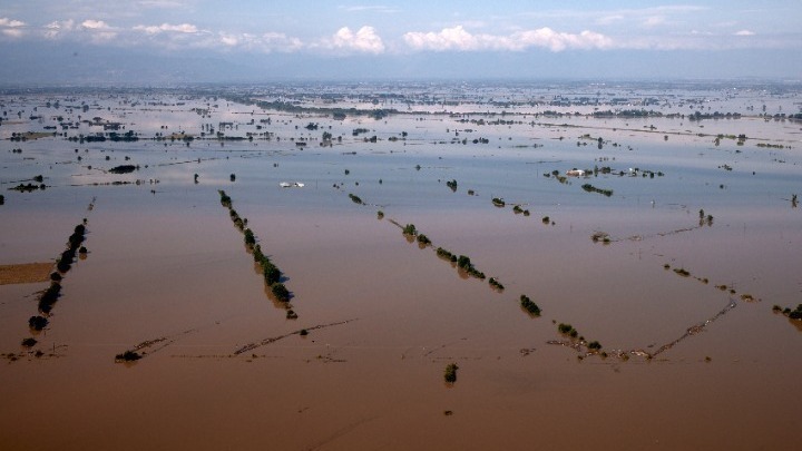 Στα 171 εκατ. ευρώ μέχρι σήμερα η πρώτη αρωγή για τις πλημμύρες του Σεπτεμβρίου