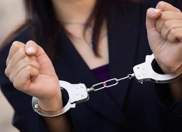 Θήβα: Σύλληψη γυναίκας για εκκρεμείς καταδικαστικές αποφάσεις