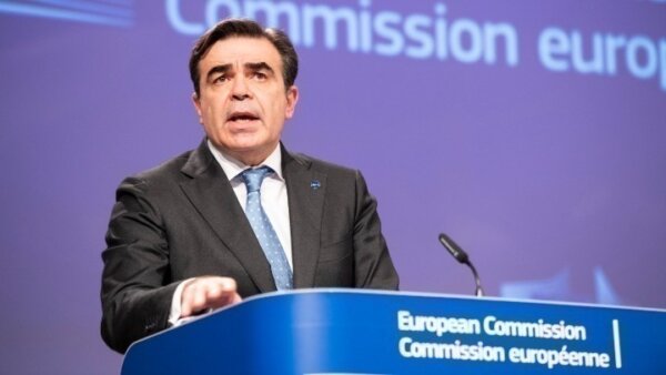 Σύσκεψη Σχοινά την Πέμπτη με τους αλιείς για τους λαγοκέφαλους και τα προβλήματα του κλάδου