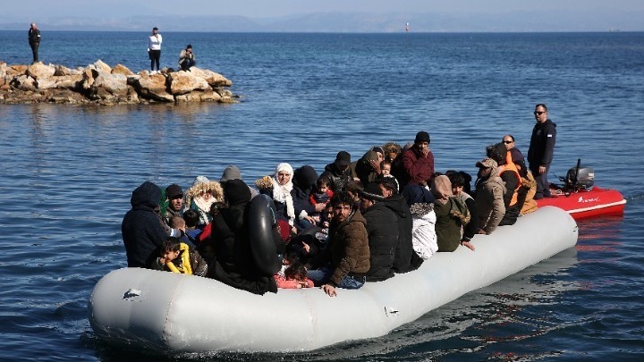 Τέλος οι ΜΚΟ, μόνο δικηγόροι στη νομική καθοδήγηση των μεταναστών