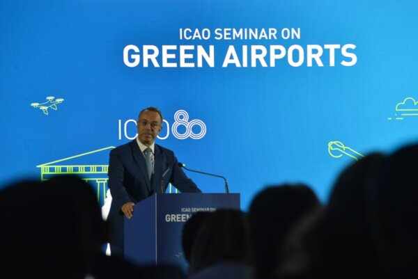 Σταϊκούρας: Ενθαρρύνουμε τη μετάβαση σε ένα “πράσινο” μοντέλο αεροπορικών μεταφορών