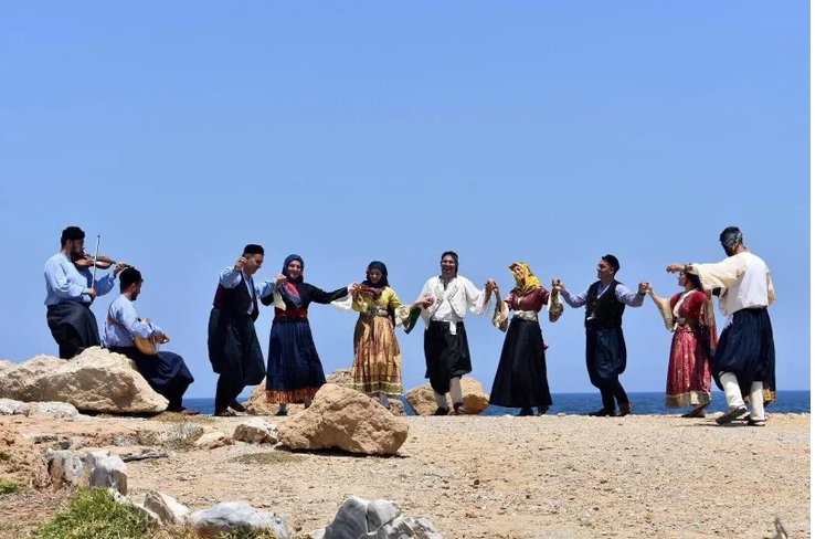 Όλη η Ελλάδα χορεύει αντάμα στο νησί της Σκύρου