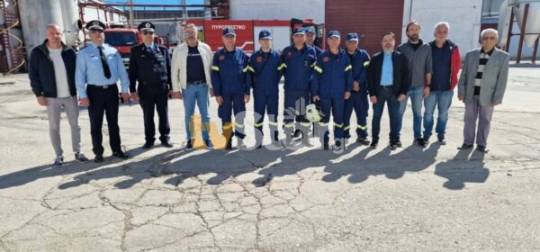 Έσβησαν την φωτιά και έσωσαν τον υπάλληλο οι πυροσβέστες της Π.Υ. Λαμίας. Φωτογραφίες και video από την άσκηση