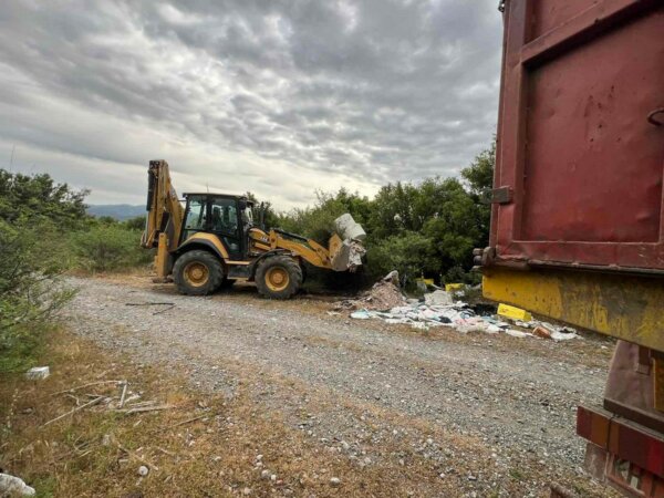 Απομάκρυνση αποβλήτων σε ανεξέλεγκτους χώρους απόρριψης υλικών στον Δήμο Λαμιέων (φωτο)