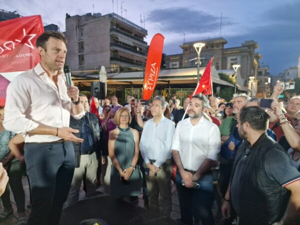 Στη Λαμία ο Στέφανος Κασσελάκης. “Ένα αουτσάιντερ θα αλλάξει τη χώρα.” (video)