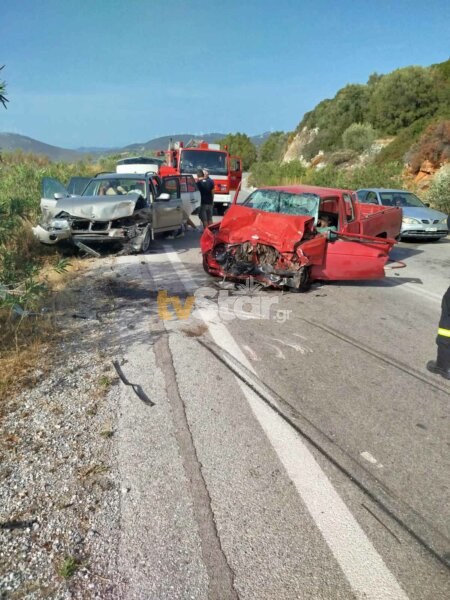 Θανατηφόρο τροχαίο στην Εύβοια: Ένας νεκρός και 8 τραυματίες ανάμεσα τους παιδιά