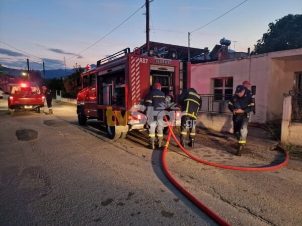 Κόμμα Λαμίας: Σπίτι παραδόθηκε στις φλόγες (φωτογραφίες-video)