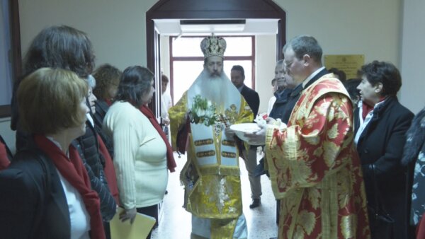 Ανήμερα του Αγίου Ελευθερίου εγκαινιάστηκε το ανακαινισμένο Πνευματικό Κέντρο της ενορίας του Αγίου Αθανασίου (video)