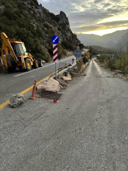 Γ. Δελμούζος για το κλείσιμο δρόμου Δελφών- Αράχωβας: “Σίγουρα δεν θα ανοίξει μέχρι τα Χριστούγεννα” (video)