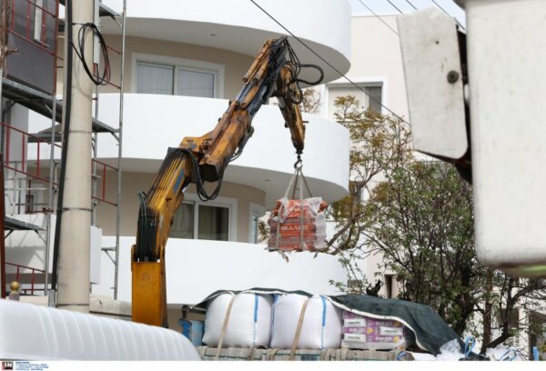 Συνελήφθησαν δύο εργολάβοι για το εργατικό δυστύχημα στη Βούλα – Από ηλεκτροπληξία πέθανε ο 28χρονος χειριστής γερανού