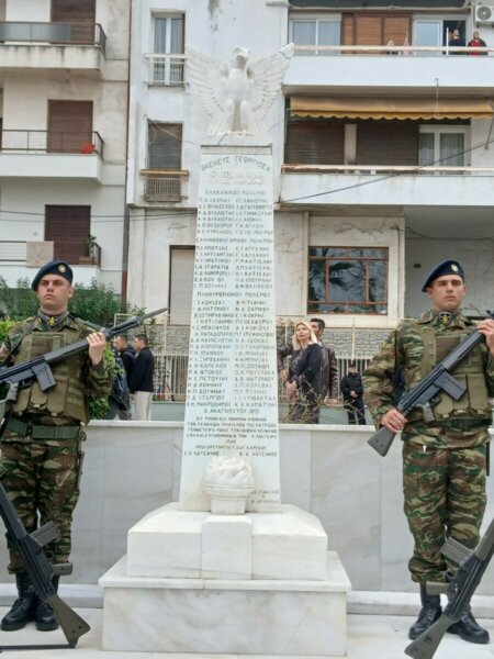 Μεγαλοπρεπής ο εορτασμός της Εθνικής Επετείου της 25ης Μαρτίου 1821 στη Θήβα