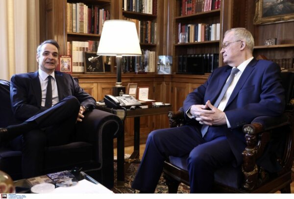 Μητσοτάκης: Σημαντική η πολιτική και οικονομική σταθερότητα σε περιόδους αναταραχών – Τασούλας: Η οικονομία πρέπει να πάει καλά
