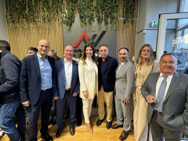 Η ALFA WOOD GROUP επεκτείνει το δίκτυο συνεργατών της στην Αθήνα (ΦΩΤΟ)