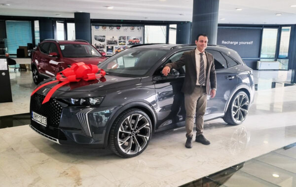 Η Karellis Group παρέδωσε το νέο DS 7 στον κύριο Γαβριήλ, CEO και Διευθύνων Σύμβουλο της Nexans