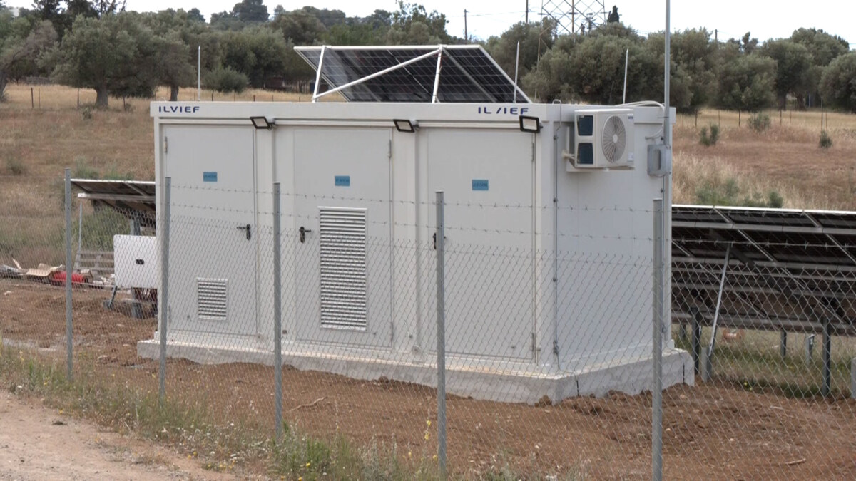 Δρομολογείται η σύνταξη επιστημονικής μελέτης για τυχόν κινδύνους και επιπτώσεις των σταθμών μπαταριών ενέργειας