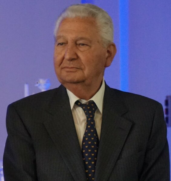 Απώλεια του Παναγιώτη Πουρσανίδη, ιστορικού στελέχους της Πέντε Α.Ε. (Σούπερ Μάρκετ Γαλαξίας)