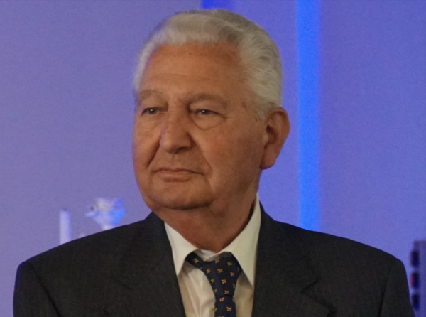 Απώλεια του Παναγιώτη Πουρσανίδη, ιστορικού στελέχους της Πέντε Α.Ε. (Σούπερ Μάρκετ Γαλαξίας)