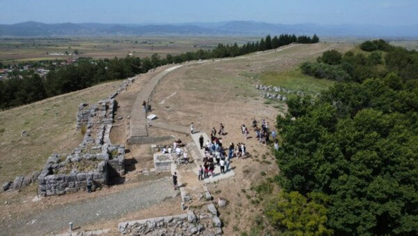 «Ιστορικός και Αρχαιολογικός Περίπατος στην Αρχαία Οχύρωση της Πρόερνας»: Γνωρίζω τον τόπο μου και την ιστορία του (ΦΩΤΟ)
