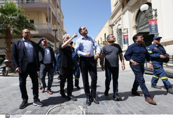 Αυτοψία Γ. Κεφαλογιάννη μετά τον σεισμό στην Κρήτη – “Δεν τίθεται κανένα ζήτημα ανησυχίας σε ότι αφορά την ασφάλεια”