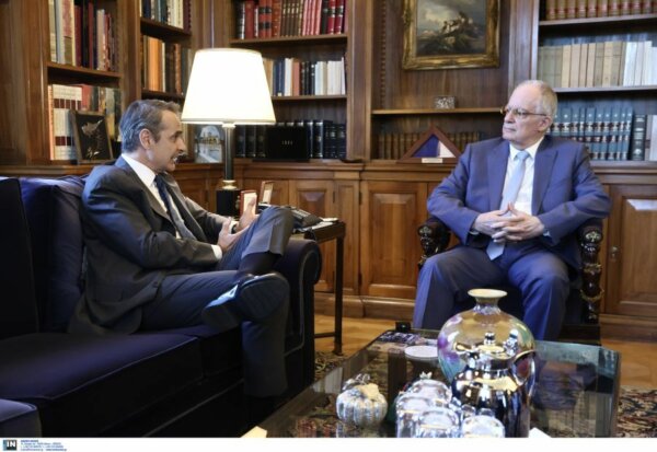 Μητσοτάκης για άρση μονιμότητας των δημοσίων υπαλλήλων: Να επιβραβεύονται οι συνεπείς και να απομακρύνονται όσοι δεν ανταποκρίνονται επί μακρόν
