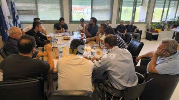 Αγρότες Βοιωτίας στον ίδιο τραπέζι με την Περιφέρεια – Δεσμεύσεις για λύσεις σε άρδευση και δρόμους (φωτο & video)