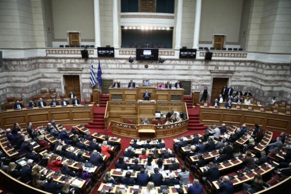 Με 159 «Ναι» υπερψηφίστηκε το νομοσχέδιο για τη μετάβαση του ΟΠΕΚΕΠΕ στην ΑΑΔΕ