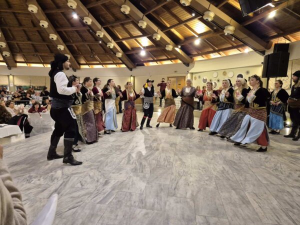Παράδοση και μουσική στον ετήσιο χορό της Ένωσης Ποντίων Φθιώτιδας (φωτο+video)