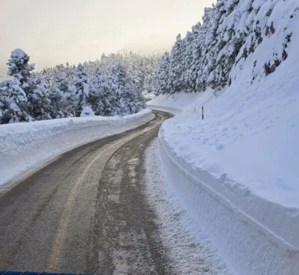 Ένταξη πράξης αποχιονισμού του δρόμου πρόσβασης προς το Χιονοδρομικό Κέντρο Παρνασσού στο ΠΠΑ Στερεάς Ελλάδας 2021-2025