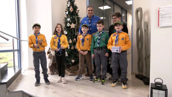 Τα κάλαντα από τους μικρούς πρόσκοπους (video)