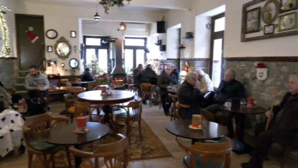 Υπάτη: γιορτινές επισκέψεις κι ελπίδες για χιόνια (video)