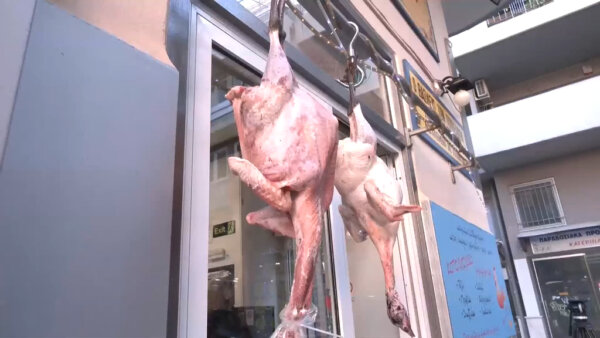 Γιορτές στη Λαμία: γαλοπούλα και κοτόπουλο στο γιορτινό τραπέζι- Πόσο θα στοιχίσει φέτος (video)