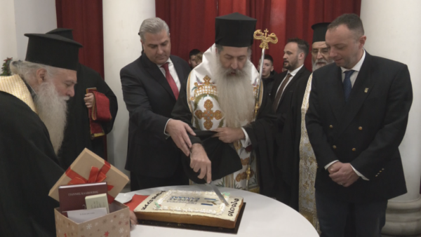 Η Λαμία υποδέχτηκε το 2026! Εντυπωσιακά πυροτεχνήματα και ευχές για ανάπτυξη της πόλης μακριά από την απαισιοδοξία (video)