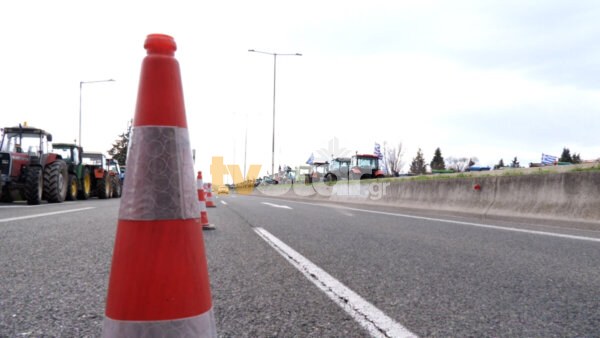 Φουντώνει η πολιτική αντιπαράθεση για τα μπλόκα.(video)