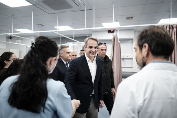 Στα εγκαίνια του ανακαινισμένου ΤΕΠ στον Ερυθρό Σταυρό ο Μητσοτάκης