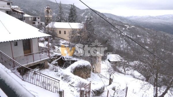 Χιόνι στον Τυμφρηστό. Σε κόκκινο συναγερμό η Στερεά για την κακοκαιρία.(video)