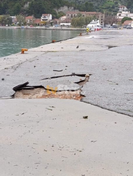 Ζημιές στο λιμάνι της Κύμης από τους τεράστιους κυματισμούς – Πλημμύρισαν υπόγεια σπίτια στο Δήμο Ερέτριας