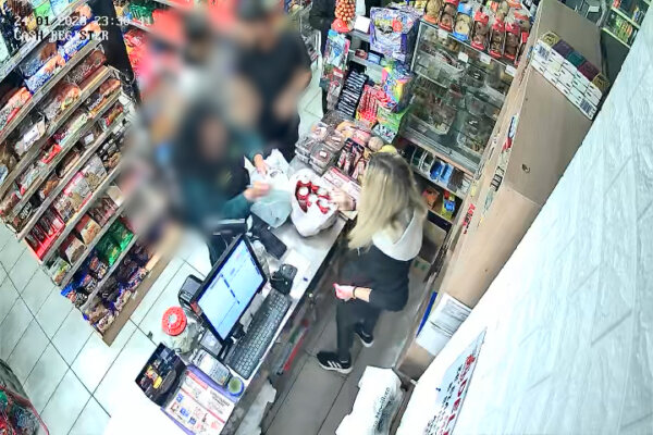 Διέφυγαν από σούπερ μάρκετ χωρίς να πληρώσουν- Ιδιοκτήτης- Χ. Παρδάλης: “Βγήκα να τους σταματήσω και είχαν φύγει (video)