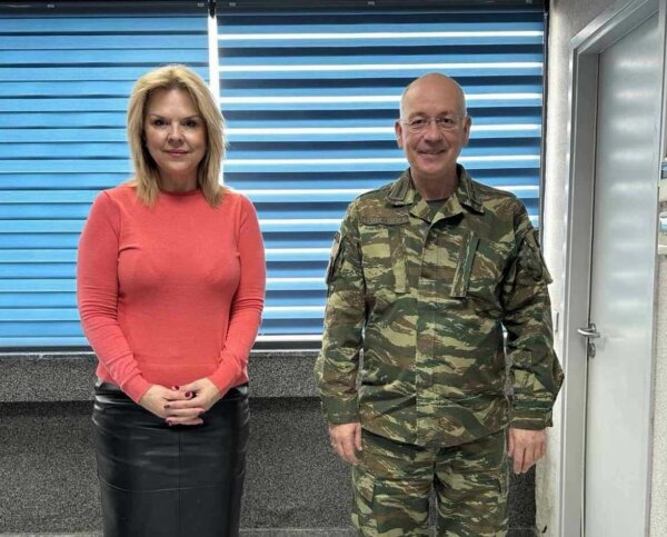 Με τον νέο Διοικητή της Σχολής Πεζικού Χαλκίδας συναντήθηκε η Δήμαρχος Χαλκιδέων