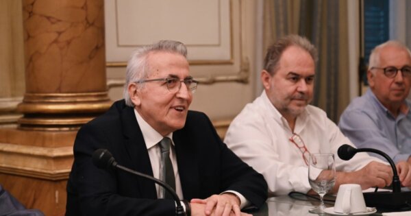 “Φαινόταν η ύποπτη στάση της ΓΣΕΕ, περνούσαν οι αντεργατικές διατάξεις και το 13ωρο” Ν.Φωτόπουλος (video)