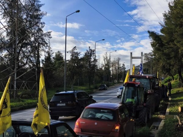 Με πάνω από 100 αγρότες συμμετέχει η Εύβοια στην κάθοδο των τρακτέρ στην Αθήνα
