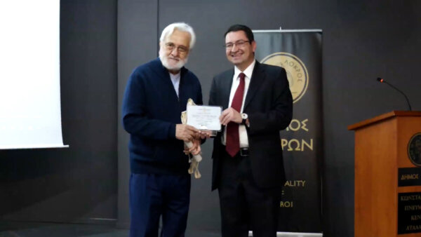 Επίτιμος δημότης Λοκρών ο σκηνοθέτης Γιάννης Σμαραγδής (video)