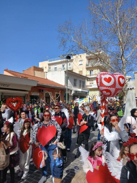 3η Μαθητική Αποκριάτικη παρέλαση και η …Θήβα στο πόδι! (ΦΩΤΟ)