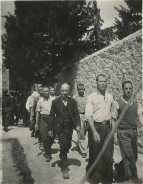 Ταυτοποιήθηκε Λαμιώτης στις ιστορικές φωτογραφίες με τους εκτελεσθέντες της Καισαριανής (φωτο)