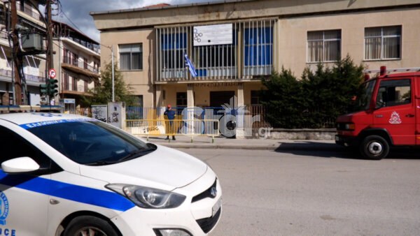 Ανώνυμο τηλεφώνημα για βόμβα στο ΕΠΑΛ Λιβαδειάς. (video)