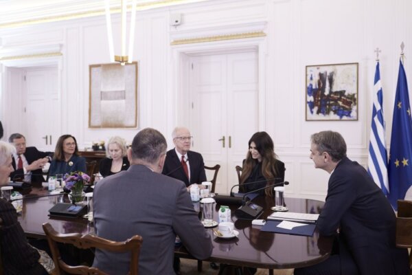 Συνάντηση Μητσοτάκη με αντιπροσωπεία του Κογκρέσου των ΗΠΑ: «Οι σχέσεις μας στο υψηλότερο επίπεδο όλων των εποχών»