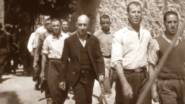 Αυθεντικές οι φωτογραφίες από την εκτέλεση των 200 στην Καισαριανή – 262 ντοκουμέντα αγοράζει το υπουργείο Πολιτισμού